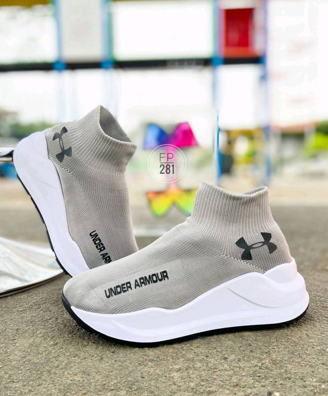Tenis under armour tipo sale calcetin