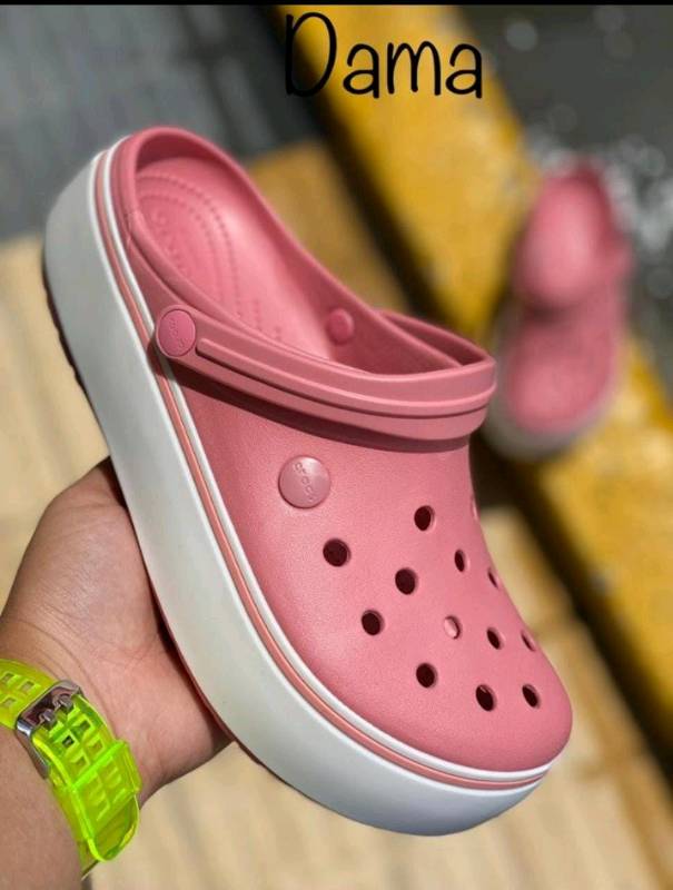 Crocs hotsell plataforma alta