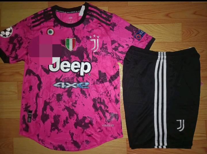 Uniforme juventus rosa online