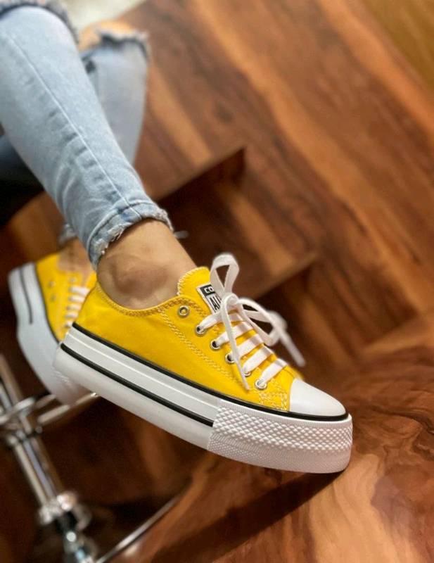 Converse Amarillos