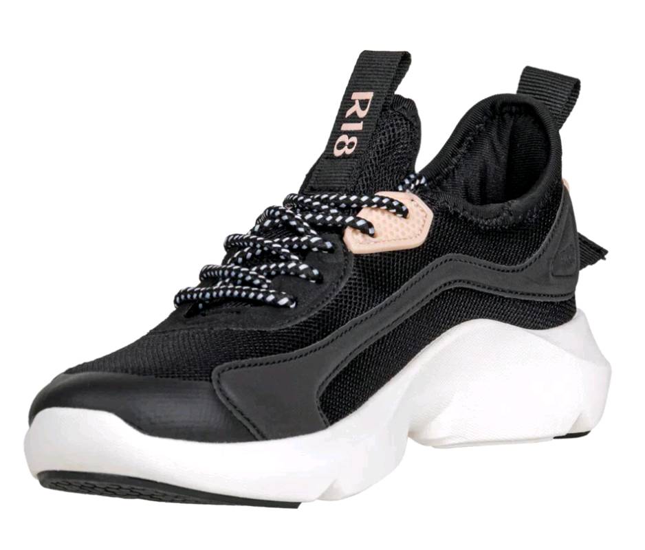 Marca de zapatillas r18 2025