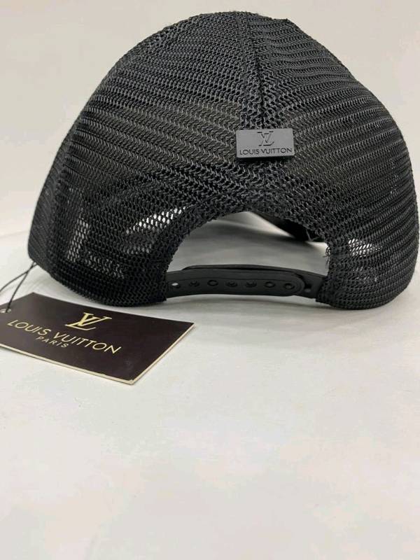Gorra louis 2025 vuitton negra