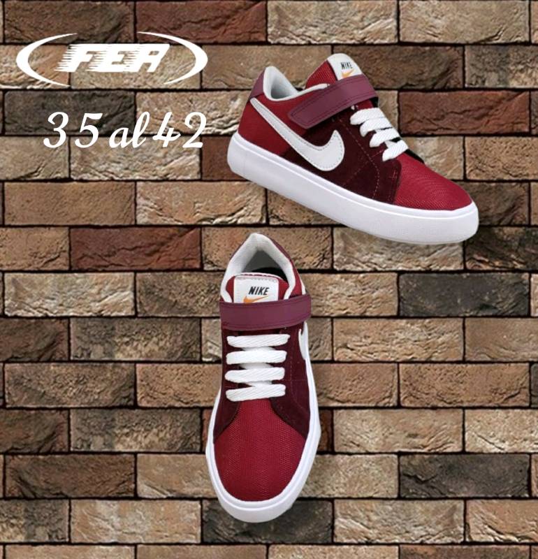 Zapatillas nike con sales abrojo