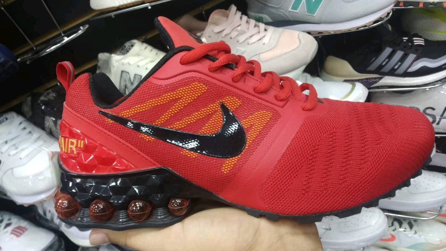 Zapatos nike plataforma en Santo Domingo de los Colorados