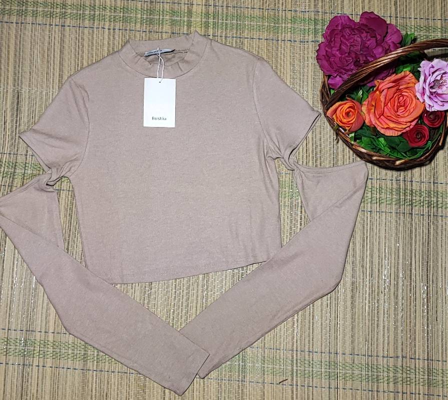 Sueter rosa 2025 bershka