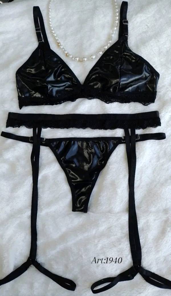 Conjunto de hotsell encaje con portaligas