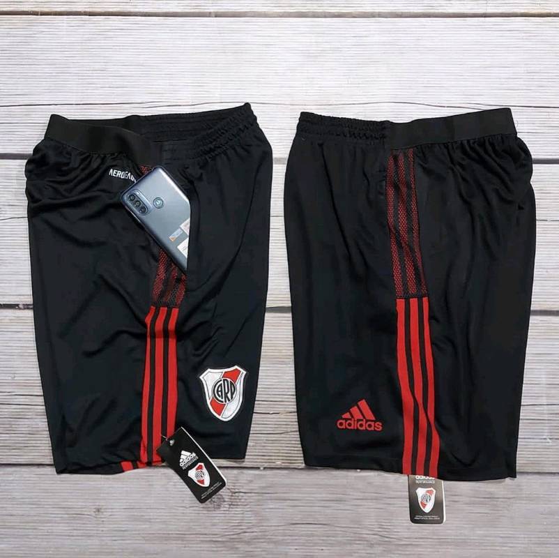 Bermuda de shop river con bolsillos